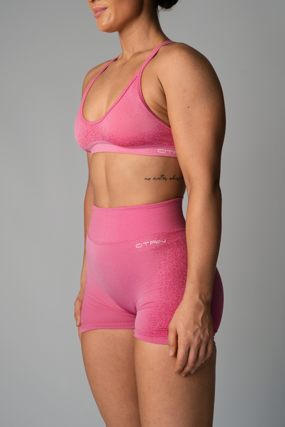 FADED SEAMLESS SHORT - PINK