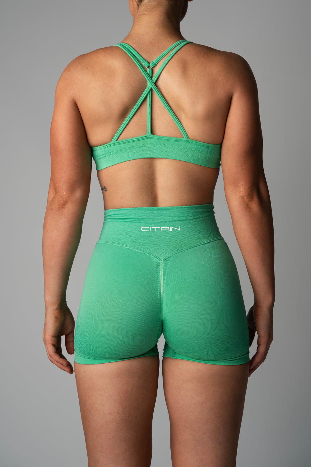 FADED SEAMLESS SHORT - GREEN