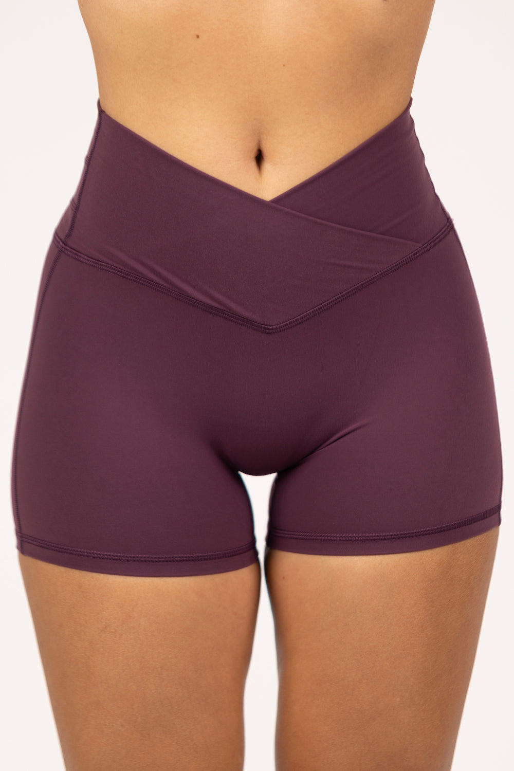 LA BELLE V-WAIST SHORTS - DEEP PLUM